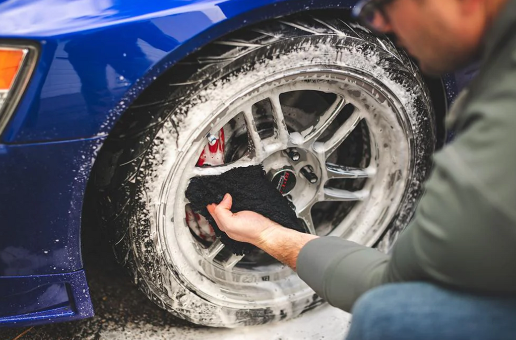 Bubbles Wash & Wax (2-Pack) + Edgeless Microfiber Towel